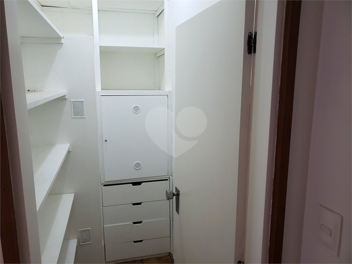 Apartamento para venda ou locação, 4 quartos (1 suíte), na Bela Vista, R Cincinato Braga