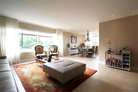 Apartamento para venda em Moema com 185m², 3 dormitórios sendo 1 suíte e 1 vaga