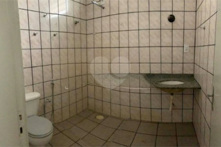 Casa térrea no Centro de Araraquara/SP, com 3 dormitórios, sendo 1 suíte