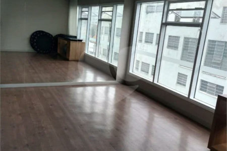 Condominio Clube apto 02 dormitórios(reversível para 03, sendo 01 suíte com 1 vaga.