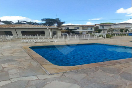 Sobrado 4 dormitórios, condomínio Village Paineiras