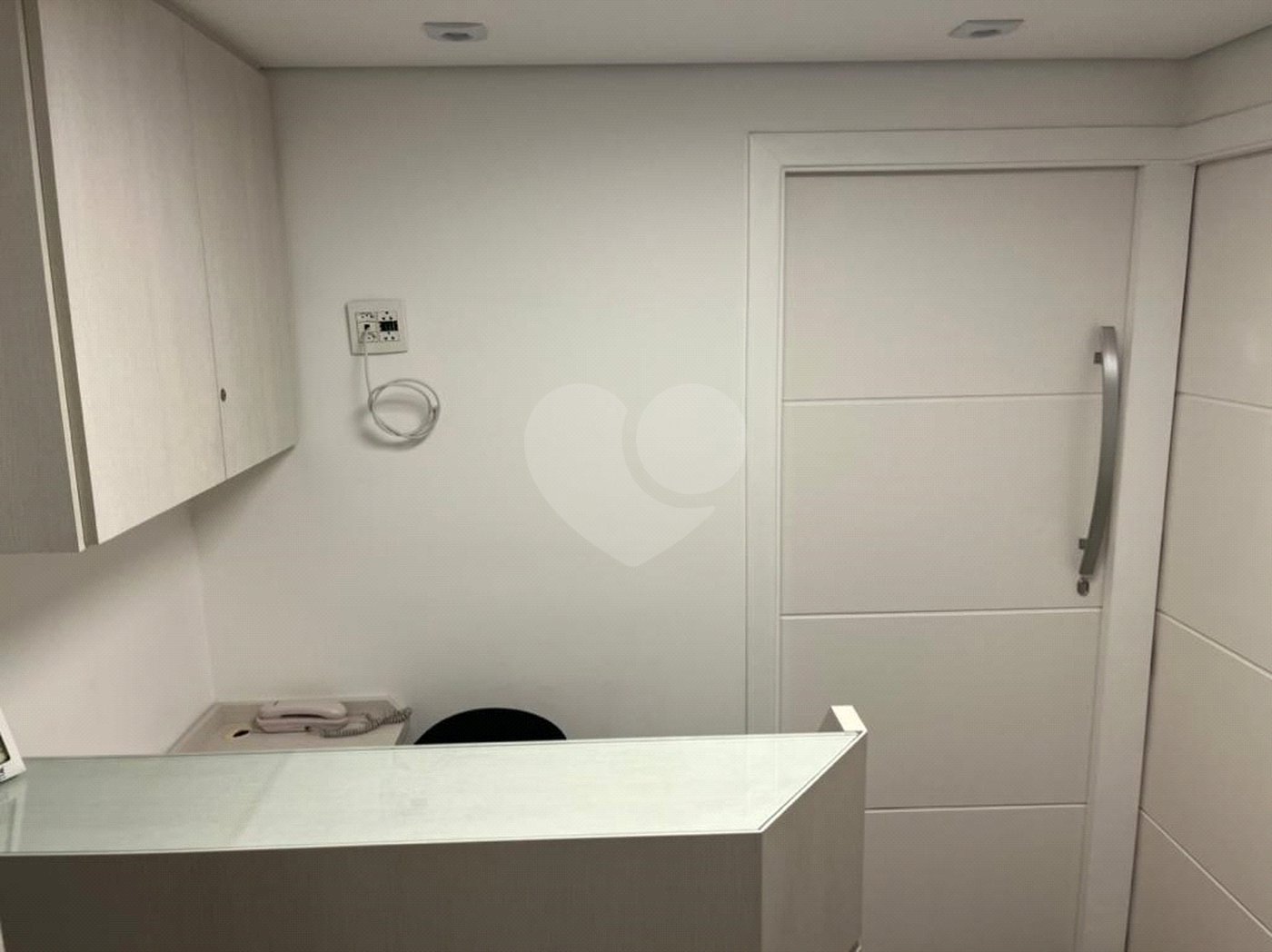 Sala Comercial ideal para clinicas e próximo ao metrô.