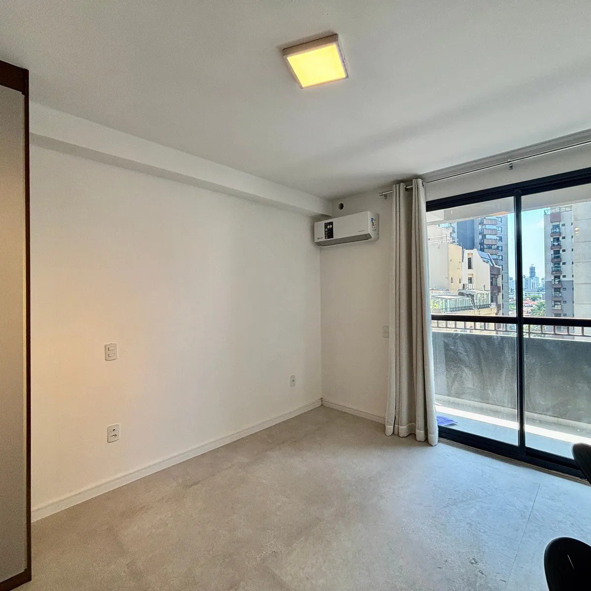 Studio novo e mobiliado para locação 26m² em Pinheiros – próximo ao metrô Faria Lima!