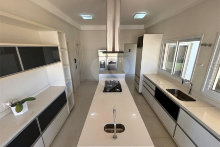 Casa á venda condomínio Damha I