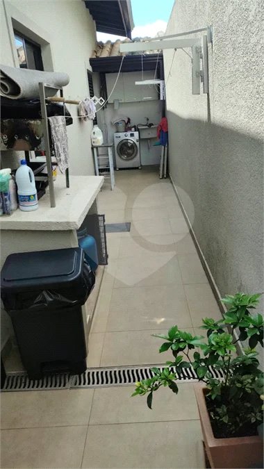 Excelente sobrado em condomínio fechado em Atibaia
