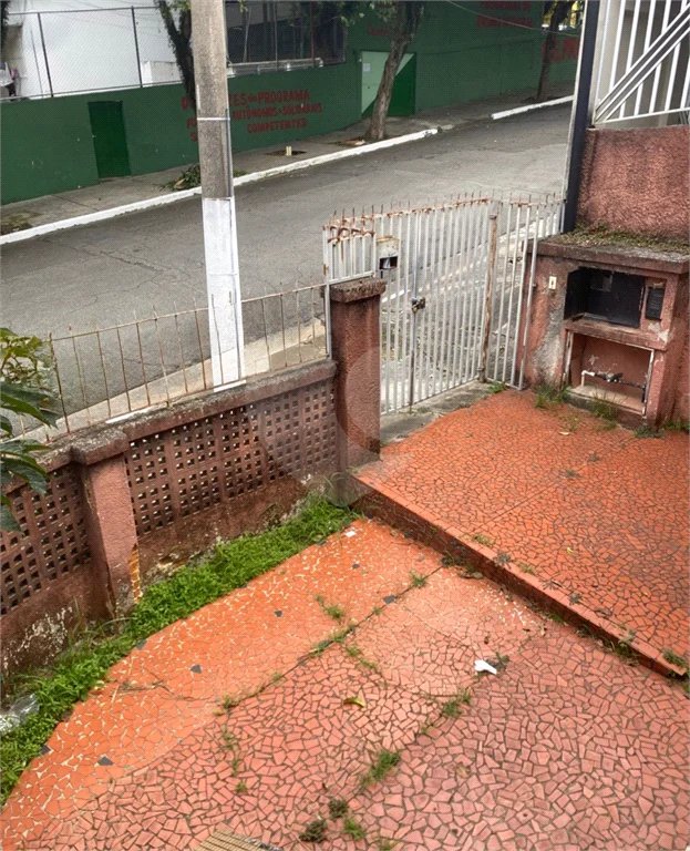 Sobrado á venda em Moema de 280m² com 3 vagas 3 dormitórios e 5 banheiros