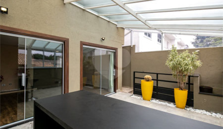Casa de Vila à venda ou para alugar com 3 quartos, sendo 1 suíte,  em Campo Belo, São Paulo, SP