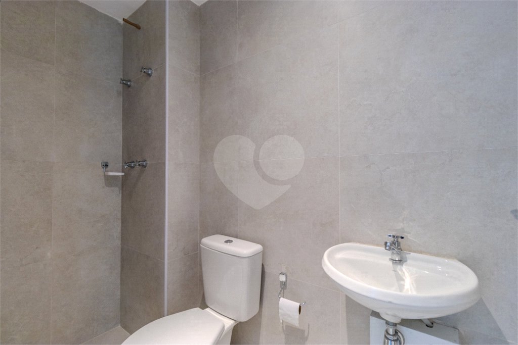 Apartamento para venda em Moema com 3 quartos, sendo 3 suítes, 2 vagas, 149 m²