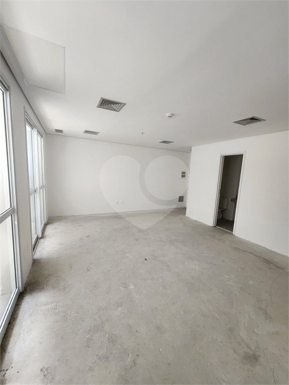 Sala comercial a venda em frente ao Allianz Parque