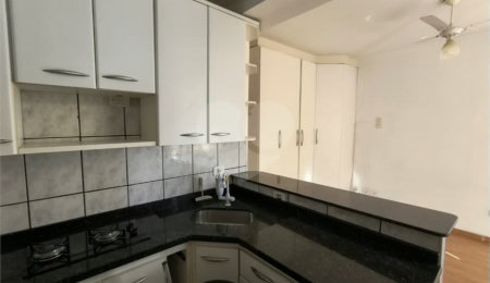 Kitnet à venda com 1 quarto no Centro, Poços de Caldas, MG