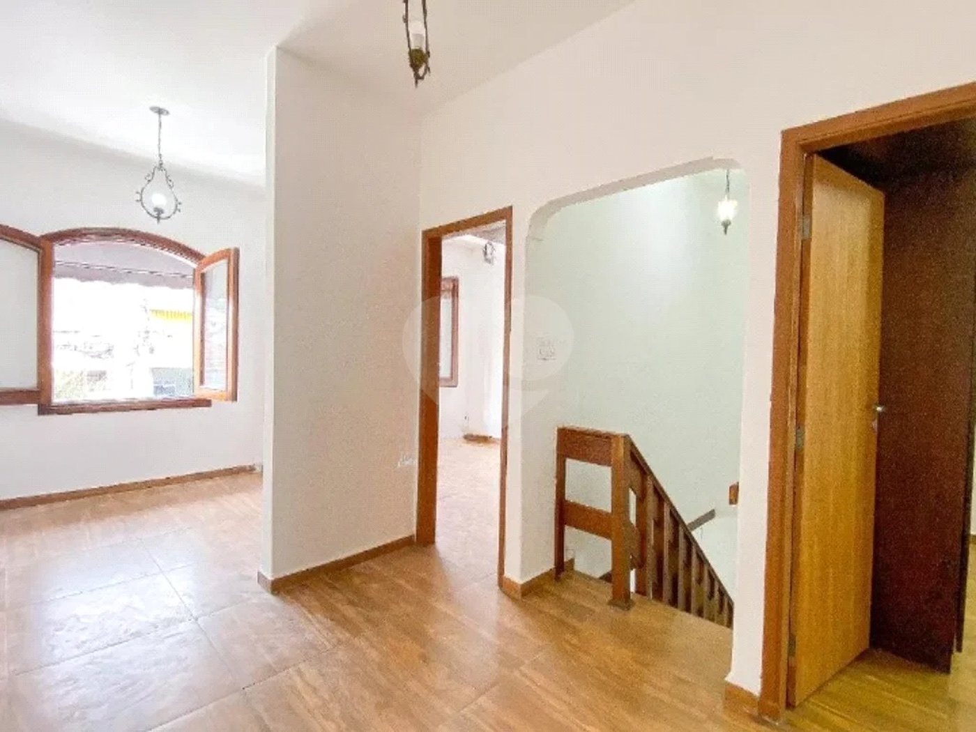 Sobrado com 400m² , 3 dormitórios , sendo 2 suítes , 3 vagas , à venda no centro de Santo André.