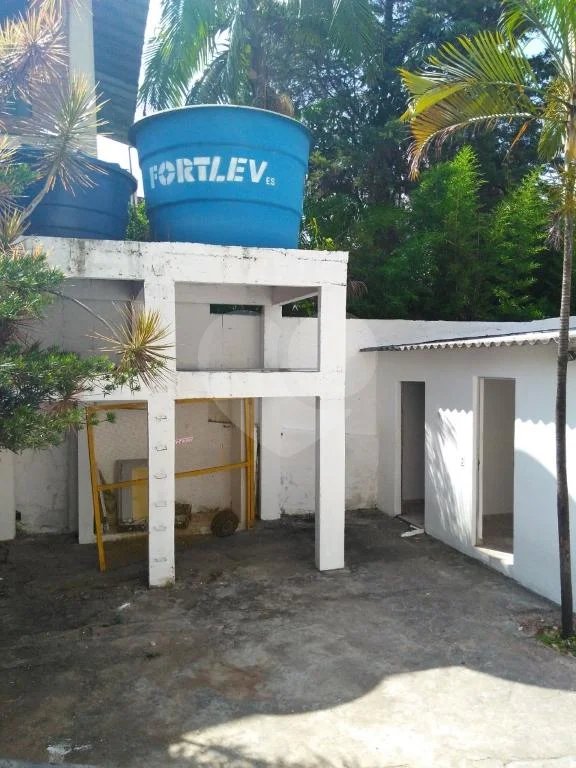 Imóvel Comercial para Venda ou Locação em ótima localização na Rua Palacete das Águias, 300.