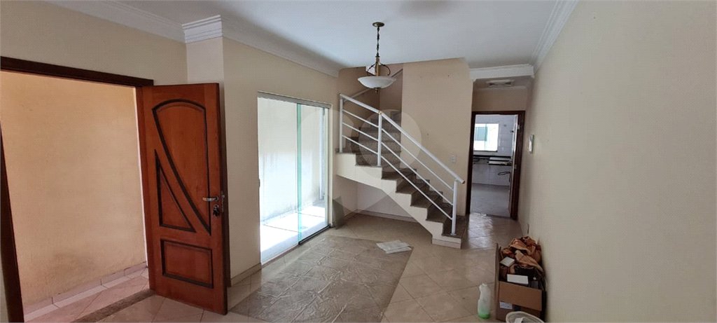 Sobrado a venda no Ipiranga de 220m² com 4 suítes e 2 vagas.Estuda permuta.
