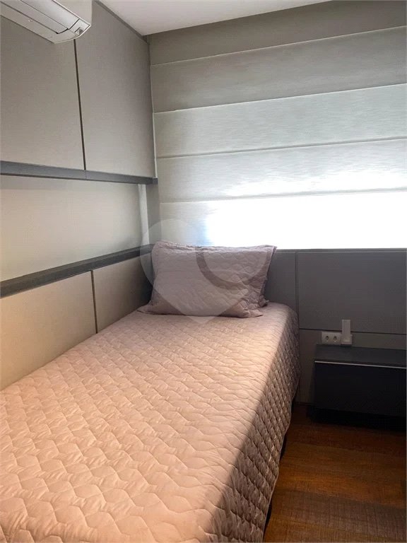 Apartamento de 224m² com 4 dormitórios, 3 suítes, 4 vagas de garagem e deposito