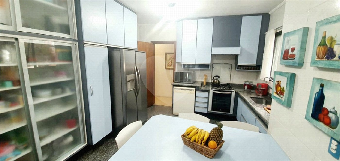 Apartamento à venda no Planalto Paulista de 147m² com 3 suítes e 3 vagas.