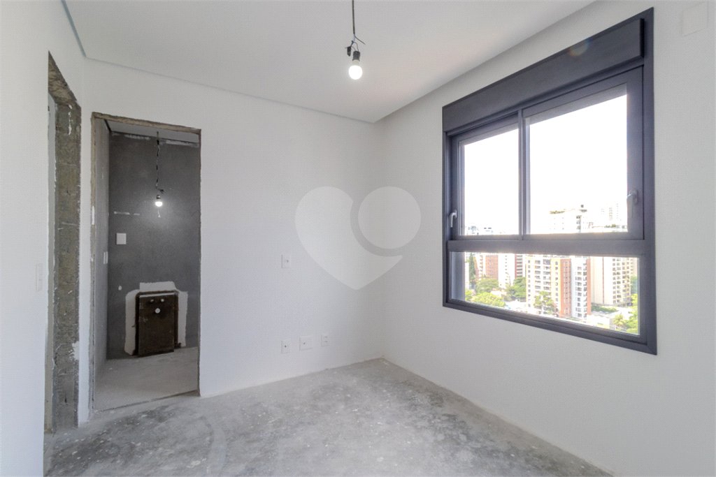 Apartamento à venda com 3 suítes em Campo Belo, São Paulo, SP