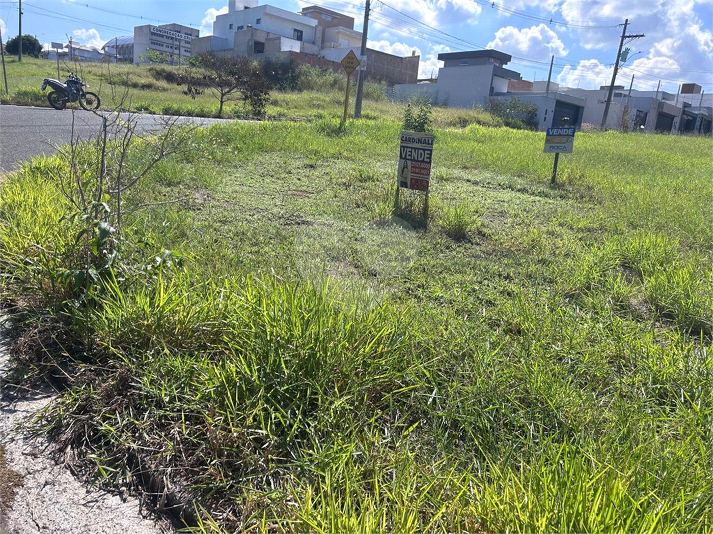 Terreno amplo localizado a venda.