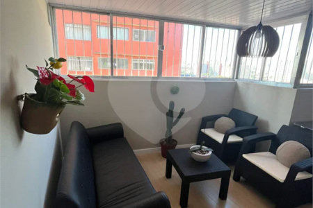 Apartamento à venda com 55m² - Próximo aos metrôs Liberdade e Sé