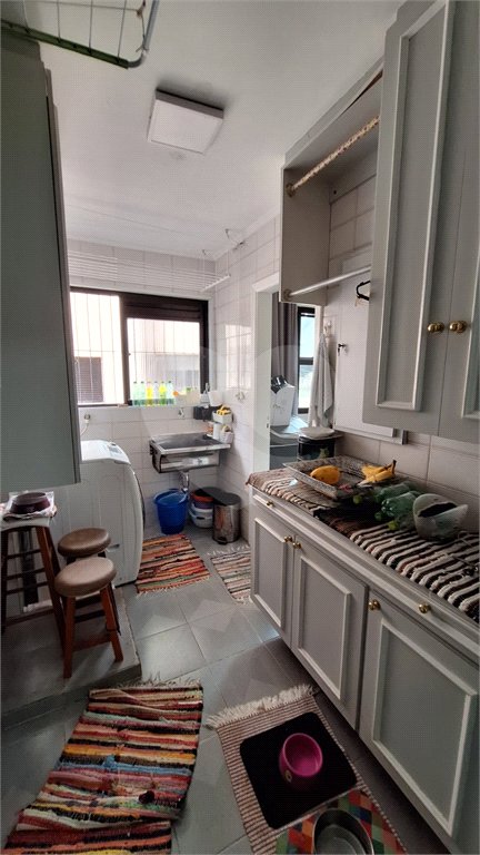 Apartamento em Perdizes 3 suítes, 4 vagas de garagem.