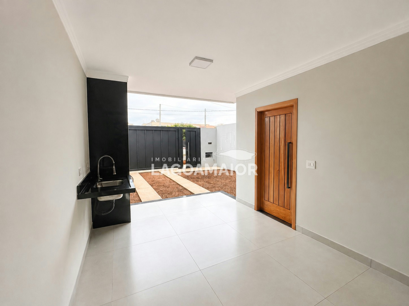 Casa à venda com 3 quartos, sendo 1 suíte, em Bela Vista da Lagoa, Três Lagoas - MS