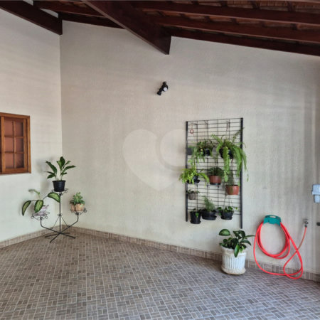 Casa com 2 Dormitórios á venda, em São Carlos.
