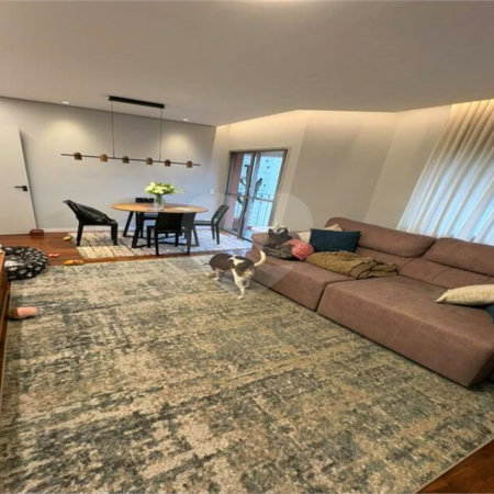 Apartamento Recém reformado e mobiliado a venda em Vila Mariana