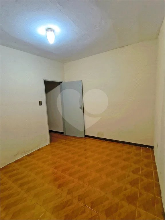 Casa Térrea para Venda – Bairro Vila Avaí, Indaiatuba - com 02 quartos- 01 banheiro-sala -cozinha-quintal e garagem 0 1carro