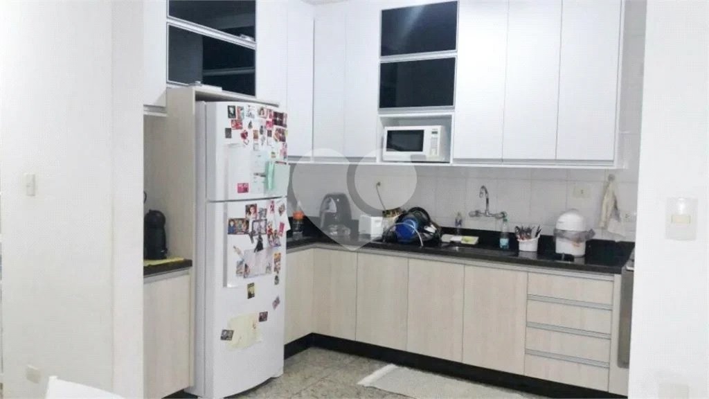 Lindo Sobrado em Condomínio