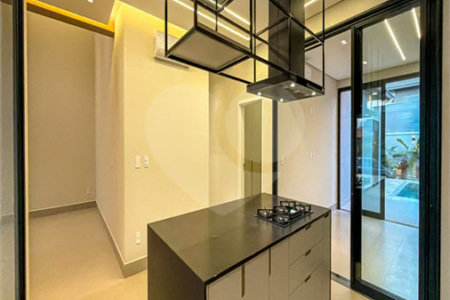 Indaiatuba - Condominio Sapezal - R$ 2.400.000,00 - Área Total 360,00 m² - Área Construída 213,32 m² - TÉRREA - 03 suítes sendo a master com closet; - Escritório; Lavabo; Cozinha com cooktop e planejados; Gourmet com churrasqueira; Ambientes preparados para ar condicionado; Piscina com cascata,