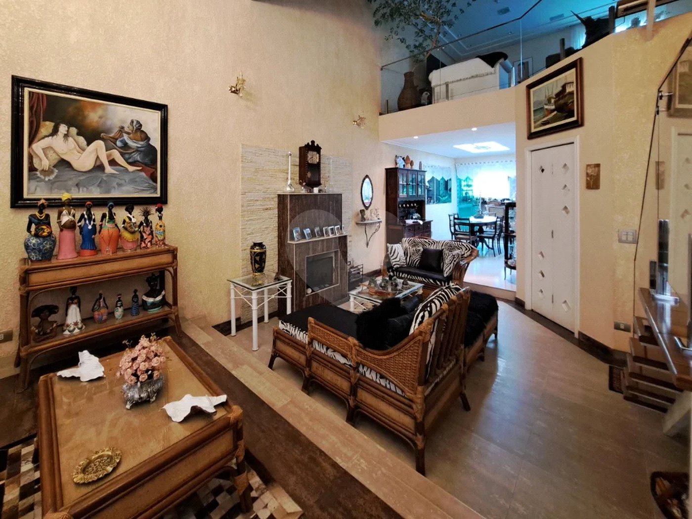 Sobrado com 425 m², 3 suítes e 4 vagas de garagem, à venda no bairro Santa Maria em São Caetano do Sul
