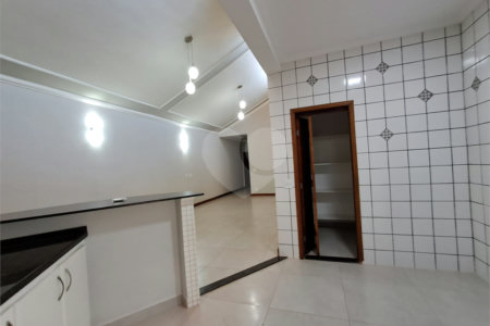 Casa à venda próxima ao SESC com 3 suites