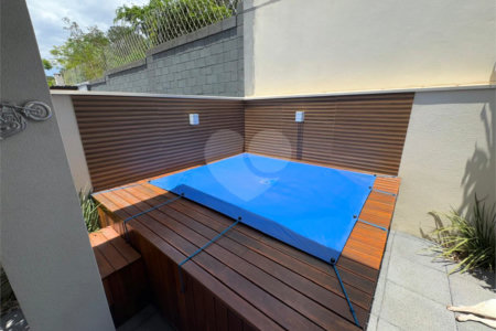 Casa térrea no Condomínio Faixa Azul