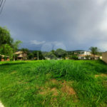 Lindo terreno de 450m², localizado no Condomínio Vilaggio Caprirccio