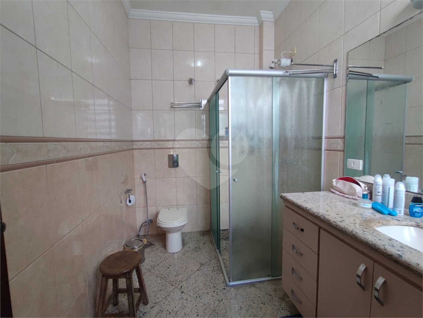 Apartamento para venda e locação na Aclimação de 108m² com 2 dormitórios e 2 banheiros, varanda