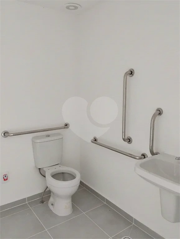 Excelente sala comercial com 50 M² no Jabaquara.