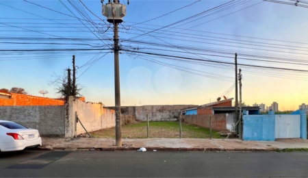 Terreno à venda em Vila Brasília, São Carlos, SP