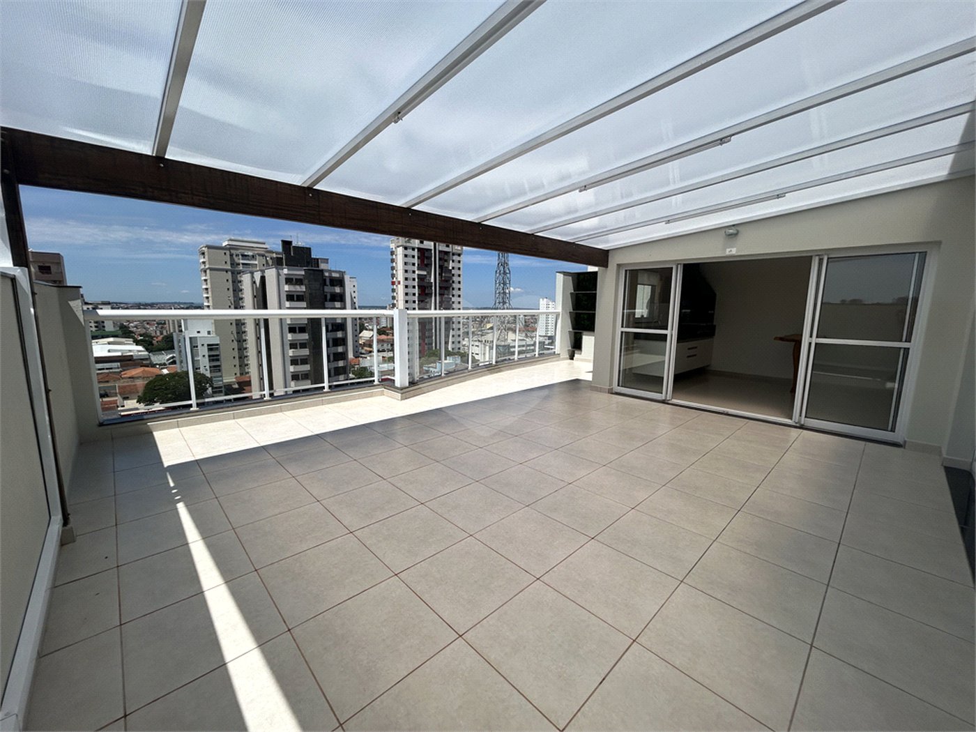 Cobertura de Alto Padrão no Centro de São Carlos – Sofisticação, Espaço e Conforto!