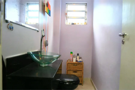 Sobrado à venda com 4 quartos, sendo 1 suíte,  em Vila Sônia, São Paulo, SP