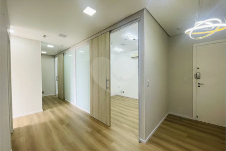 Consultório de 61 m² com 5 ambientes e Varanda no Domo Business!