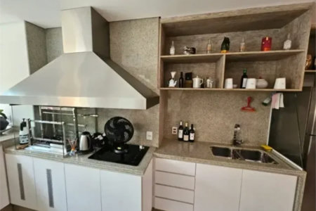 Linda casa em condomínio fechado – conforto, espaço e sofisticação!