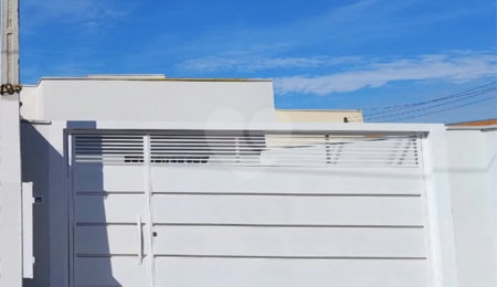 Casa à venda com 2 quartos, sendo 1 suíte, em Parque Industrial, São Carlos, SP