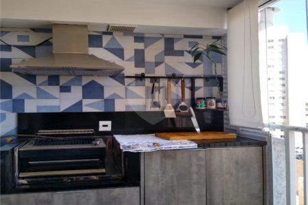 Apto com varanda gourmet no Belém Brás
