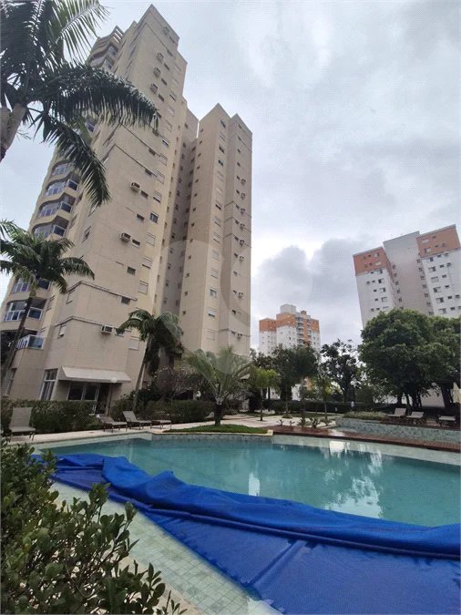 Apartamento de 3 Suítes com Vista Definitiva e Sol da Manhã no Condomínio Club House - Parque do Prado