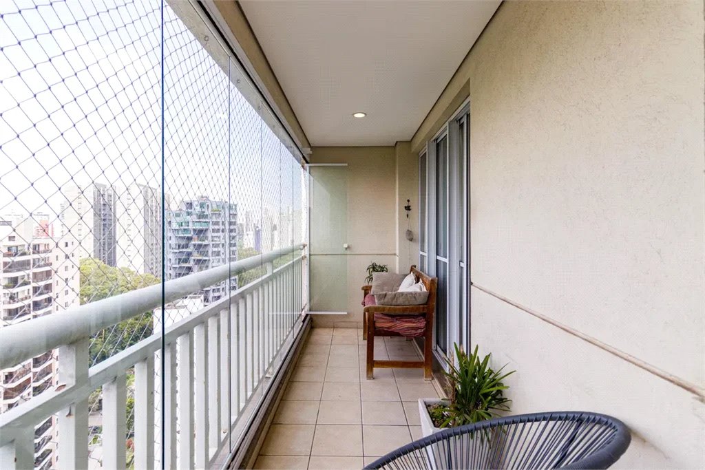 Apartamento à venda com 3 quartos, sendo 2 suítes, em Morumbi, São Paulo, SP