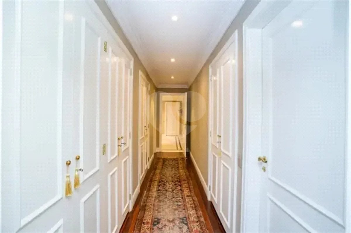 Apartamento - Itaim Bibi - 4 Dormitórios sendo 3 Suítes - 400m².