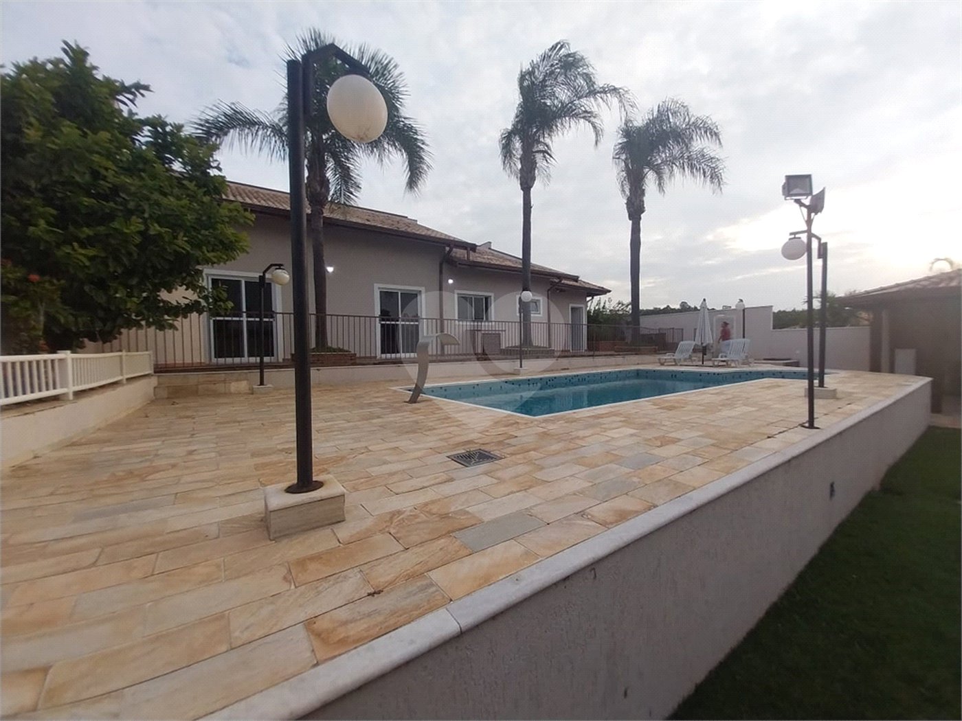 Casa Térrea Disponível para Locação e Venda no Condomínio Vilaggio Capriccio