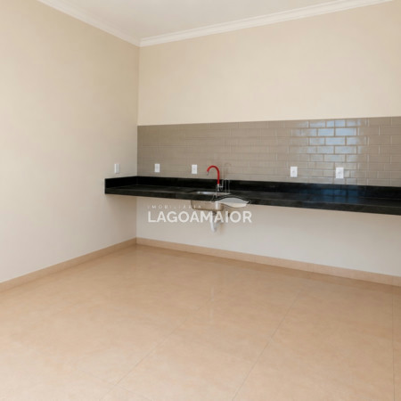 Casa à venda com 3 quartos, sendo 3 suítes, no condomínio Residencial Costa Leste, Três Lagoas - MS