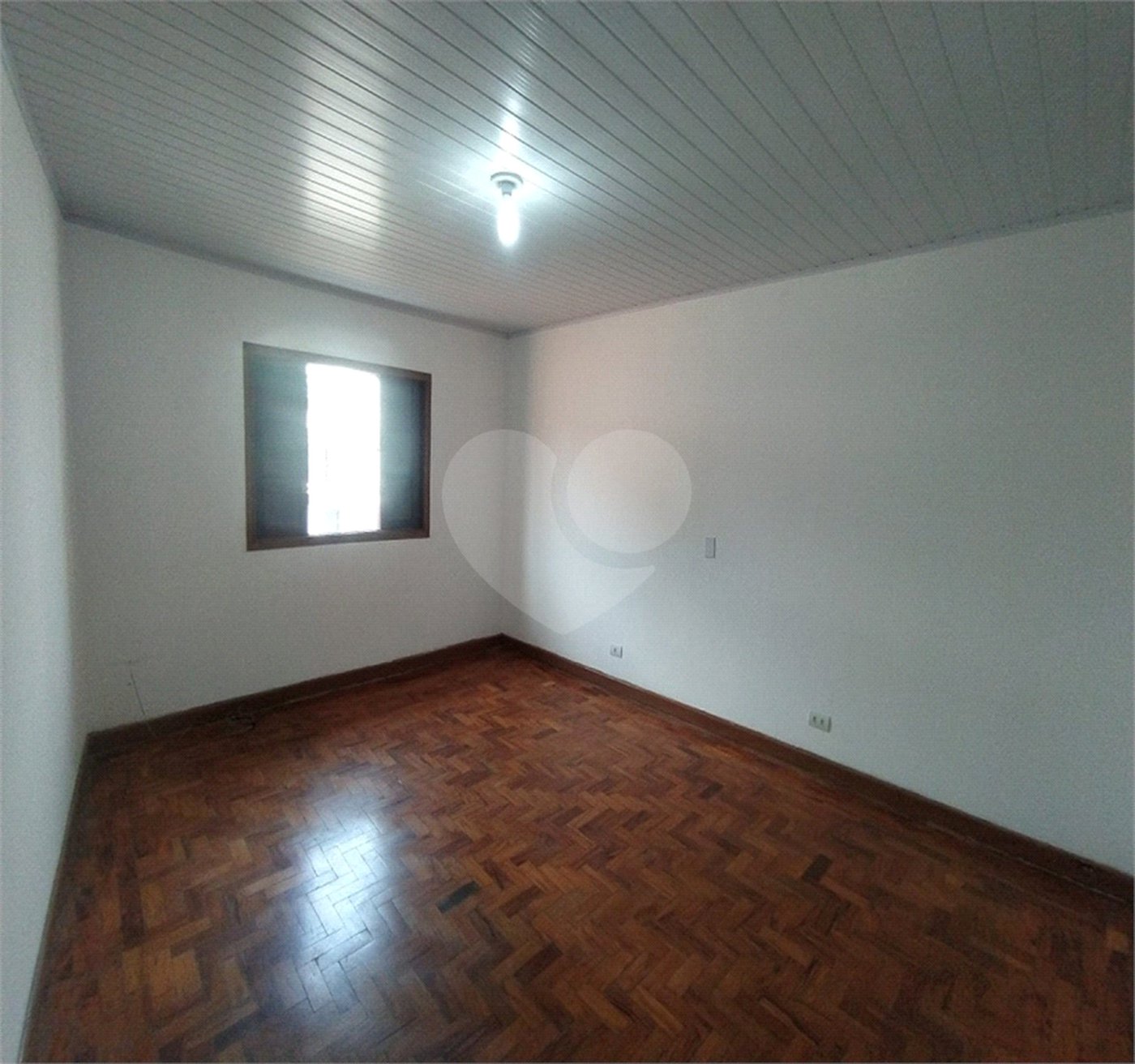 SOBRADO DE 100 M² COM 03 DORMITÓRIOS, VAGA E QUINTAL PARA LOCAÇÃO (OU VENDA) NO JARDIM DO COLEGIO-SANTANA