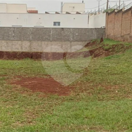 Terreno no Condomínio Nascente do Jaraguá, localizado em Araraquara/SP.