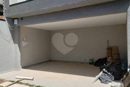 Casa em Atibaia com 3 dormitórios (1 suíte), sala 2 ambientes, piscina, 2 vagas de garagem, aceita financiamento